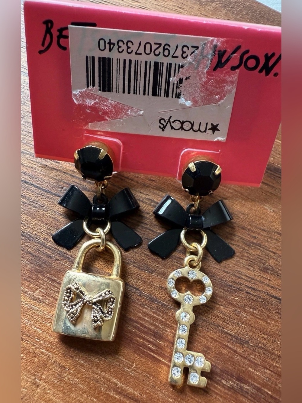 New Betsey Johnson Lock Key Dangling Earrings Black Fashion Novelty Rhinestone